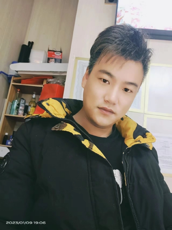 孤酒枕愁眼眠的第一张照片--徐州蓝颜知己交友网